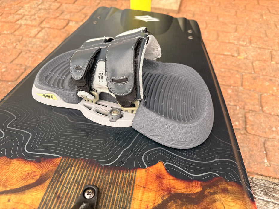 Naish Monarch 135-41cm Kitesurfing kite board