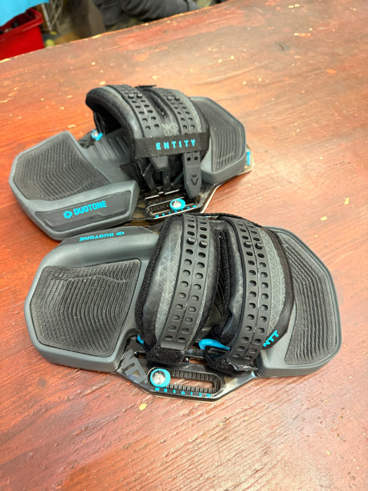 Duotone Entity L/XL footstraps Kitesurfing board pads straps