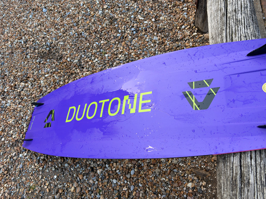 Used Duotone Jaime SLS 2027 142/43 cm kiteboard, purple deck and board graphics