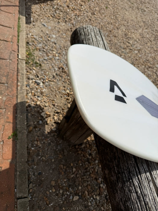 Duotone Whip 5'2 Kitesurf Wave board Used