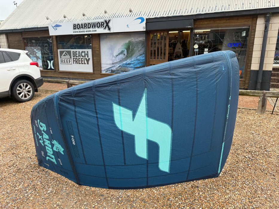F-one Bandit XV 7m Kitesurfing kite Used