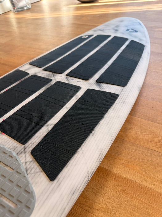 Duotone Whip DLAB kitesurfing kite wave board 5'3"