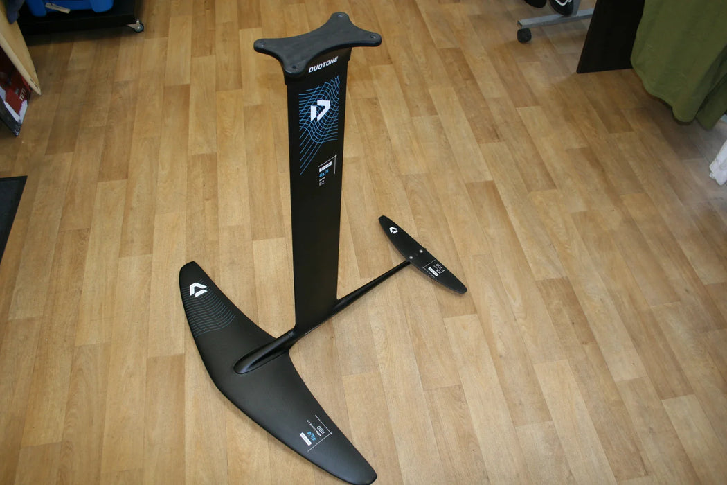 Duotone 1100 aero carve foil set Carbon Mast 82cm Used