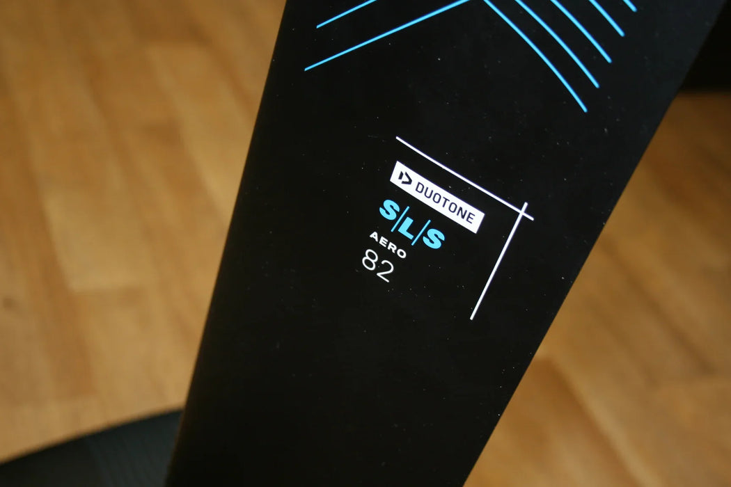 Duotone 1100 aero carve foil set Carbon Mast 82cm Used