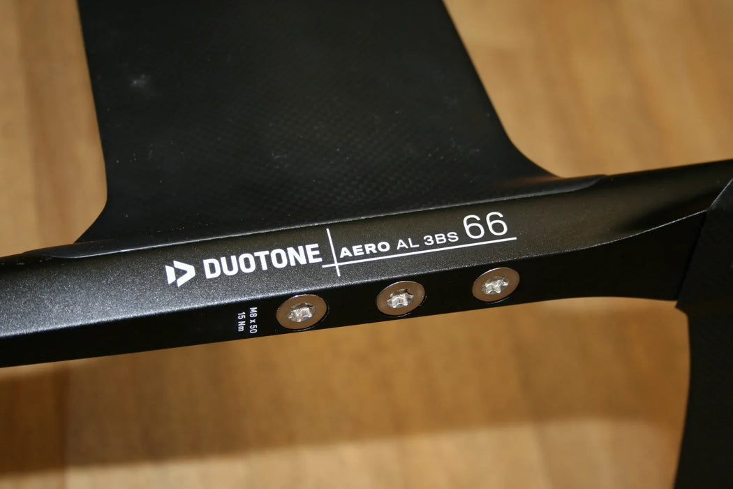 Duotone 1100 aero carve foil set Carbon Mast 82cm Used