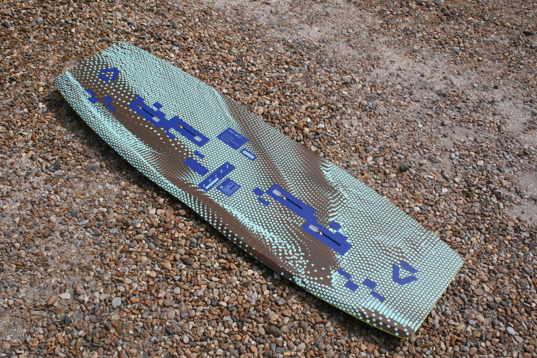 Duotone spike Concept blue 153cm Kitesurfing Kite board second hand