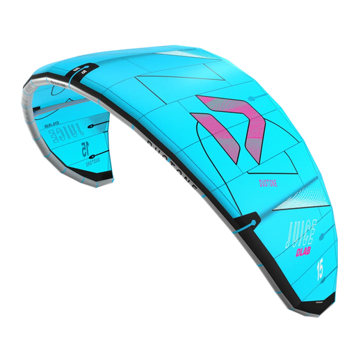 Duotone Juice D/LAB 2026 flying in light wind – high lift and upwind performance