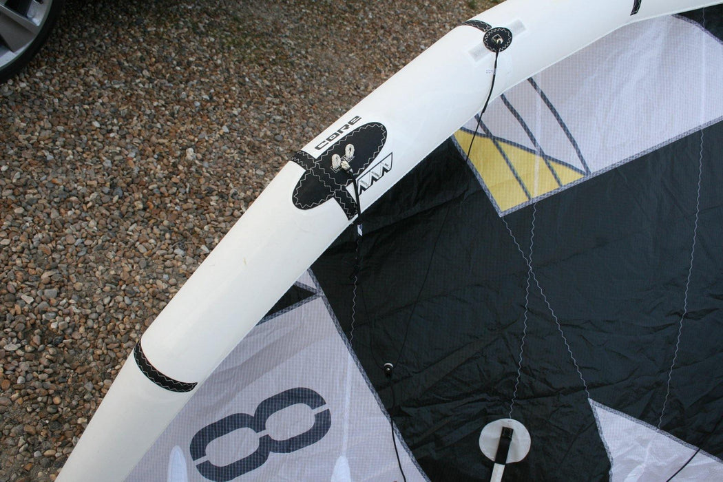 CORE 8M XLITE Hydrofoil kite for light wind kitesurfing with white and black canopy