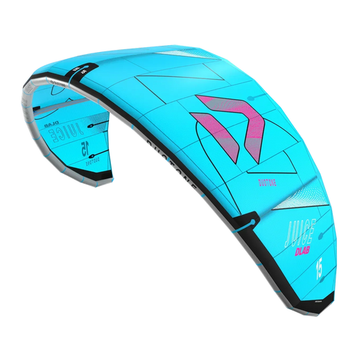 Duotone Juice D/LAB 2026 flying in light wind – high lift and upwind performance