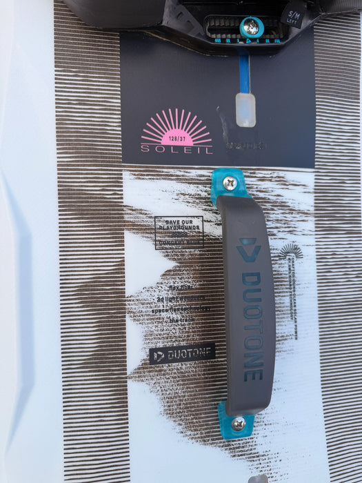 Duotone Soleil Ladies kiteboard 128/37cm with Entity straps