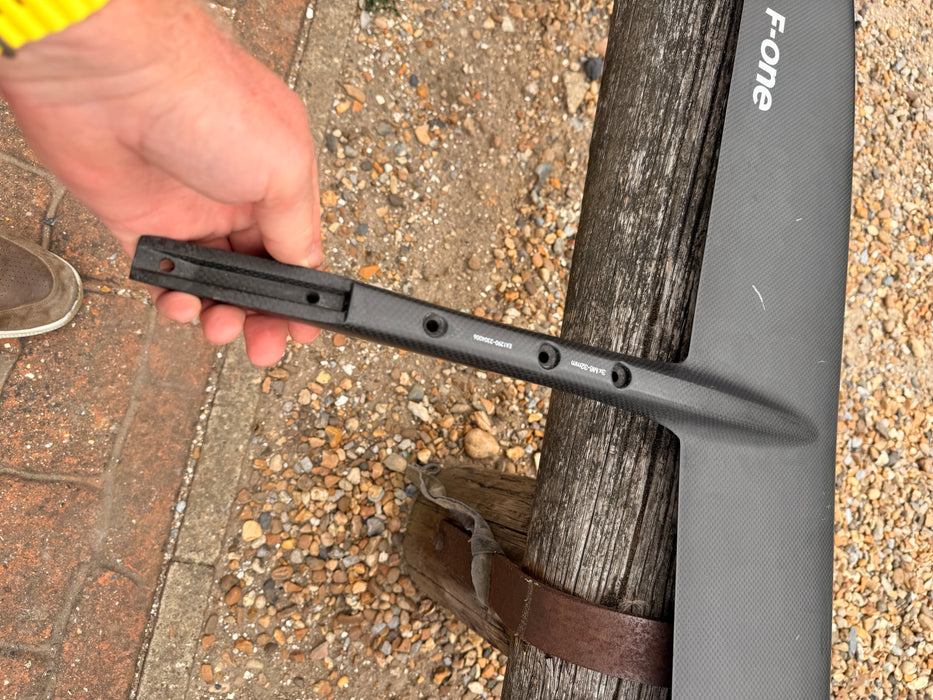F-one Eagle 1290 Titan connection bar showing 3x M6-32mm screw specification and serial number EA1290-2304006