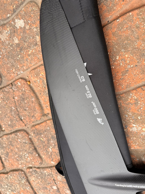 F-one Sk8 V2 850 wing body showing specs label: area 850 cm², span 82.5 cm, aspect ratio 8.0, with Carving is (still) not a crime tagline