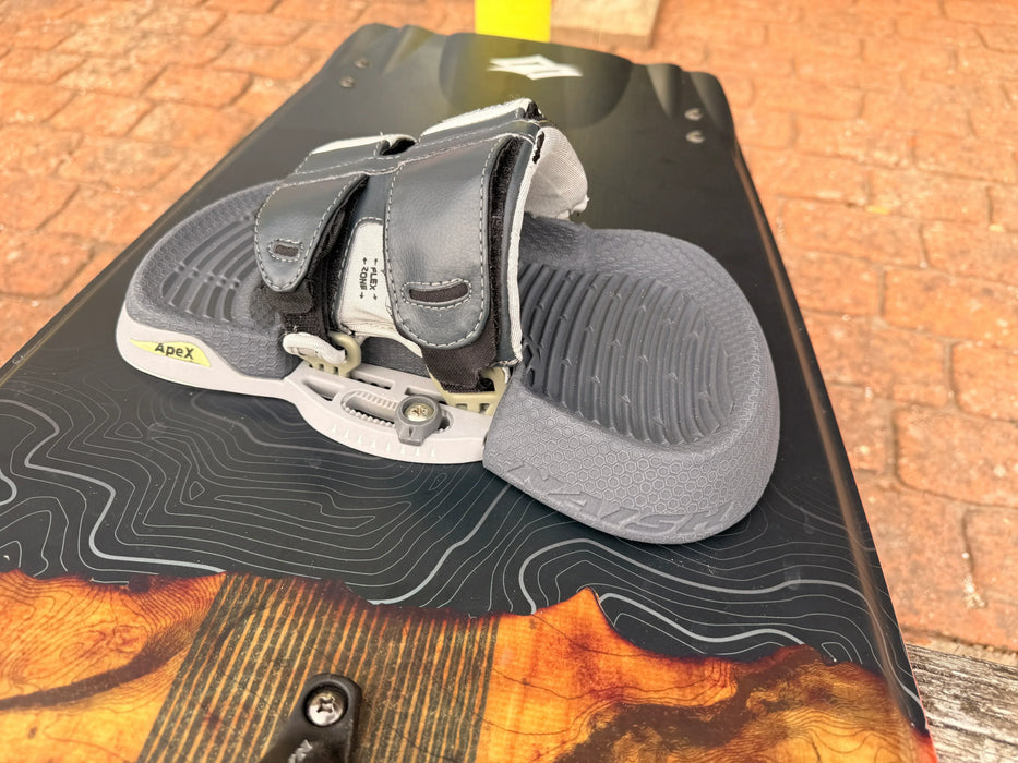 Naish Monarch 135-41cm Kitesurfing kite board