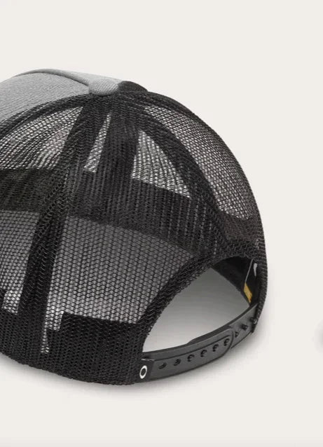 Oakley Chalten cap dark grey with black mesh panel and adjustable snapback closure