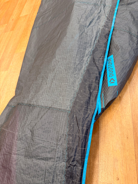Creasing along the trailing edge of the used Dice SLS 9m